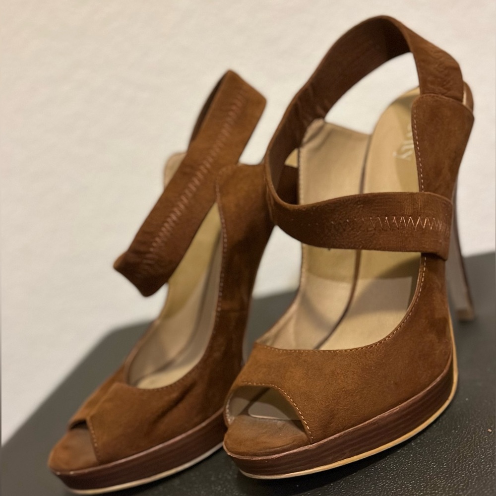 4 inch Levity platform open-toed heels